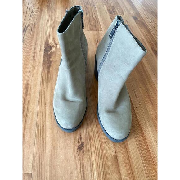 Blondo Womens Suede Skye Waterproof Block Heel Boots Side Zip Tan B6820 Sz 11 M - Picture 1 of 9